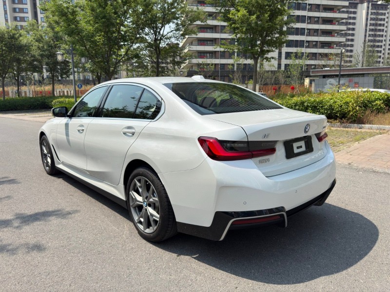 25年盐城宝马i3