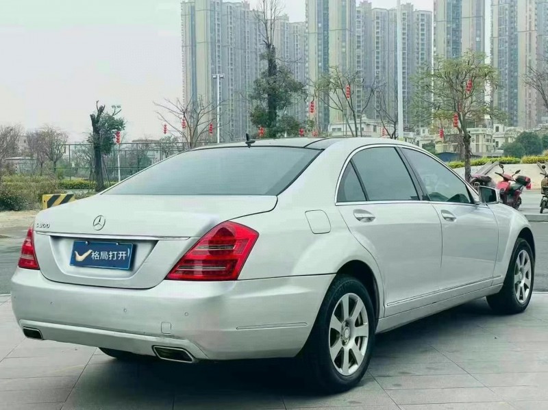 10年东莞市奔驰S