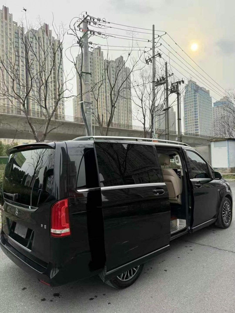 19年襄阳奔驰V
