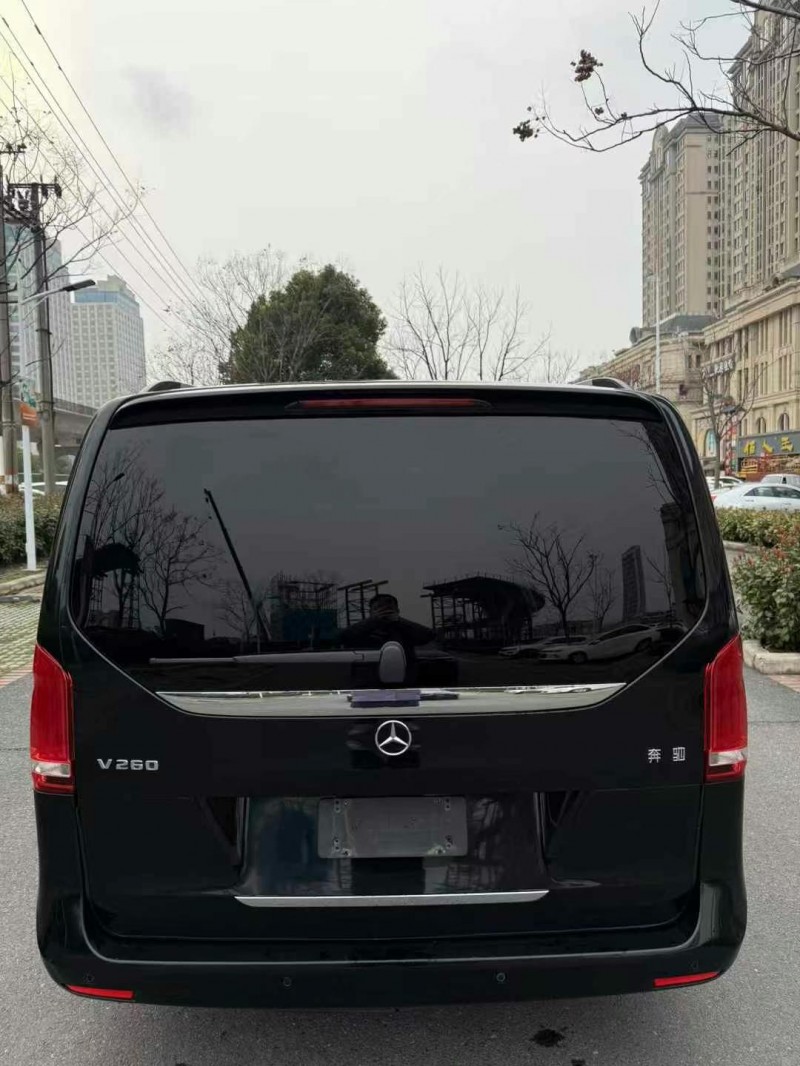 19年襄阳奔驰V
