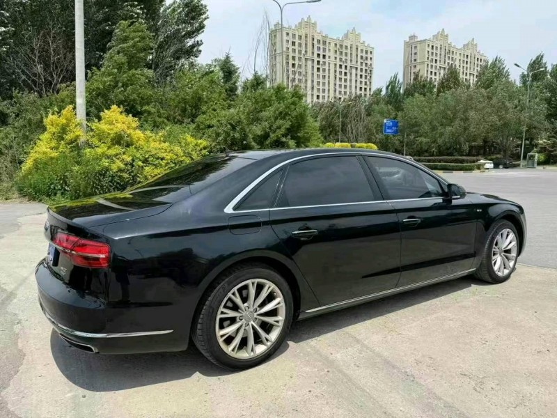 17年沈阳奥迪A8