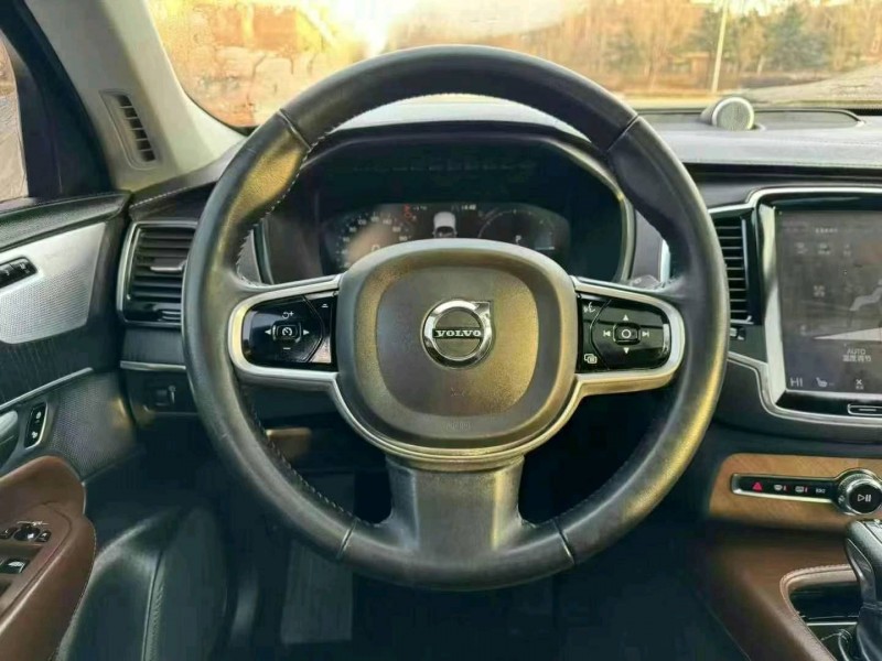 20年沈阳沃尔沃XC90