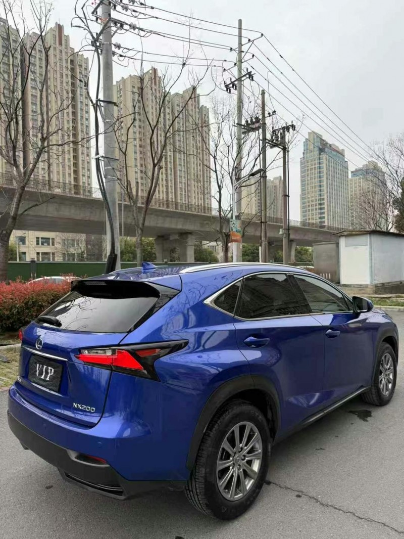 15年襄阳雷克萨斯NX