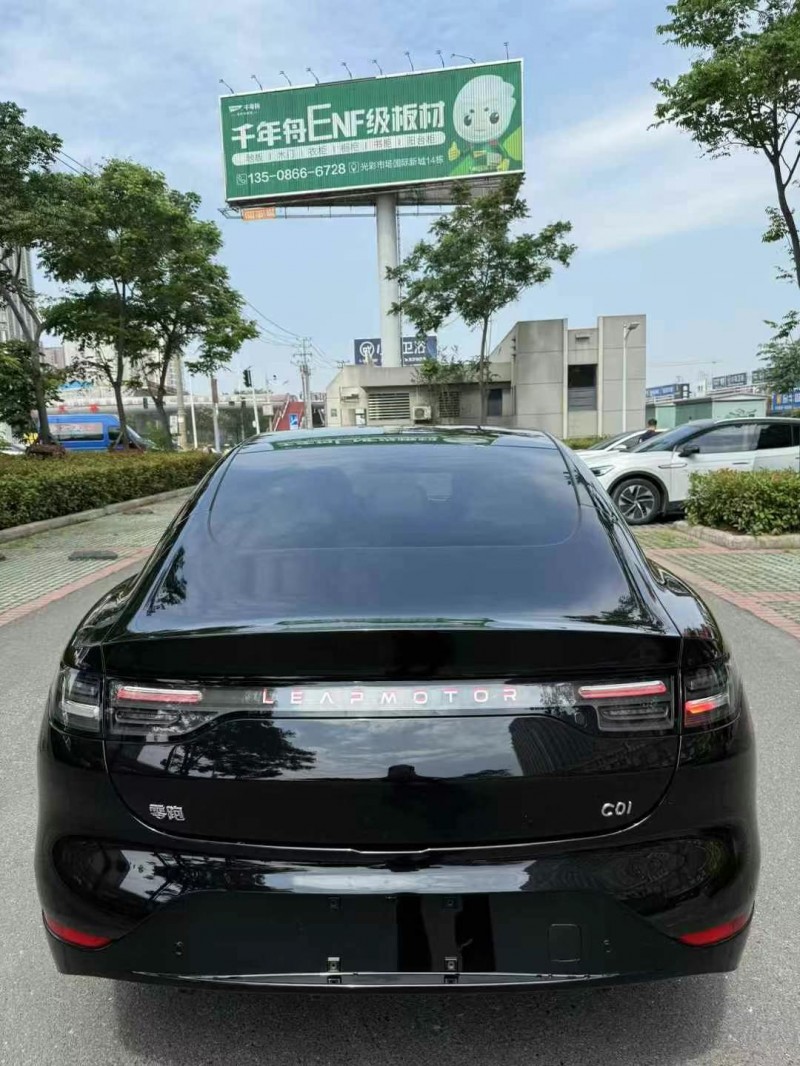 25年襄阳零跑汽车C01