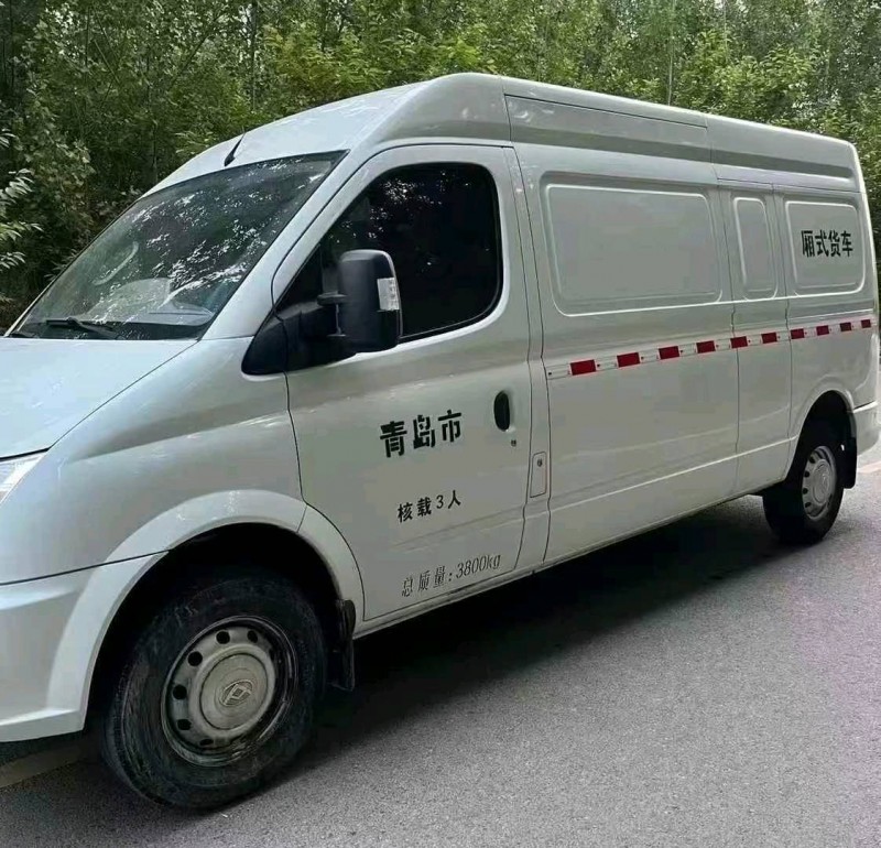 22年青岛大通V80