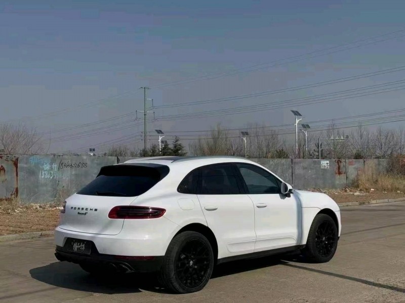 18年青岛保时捷Macan