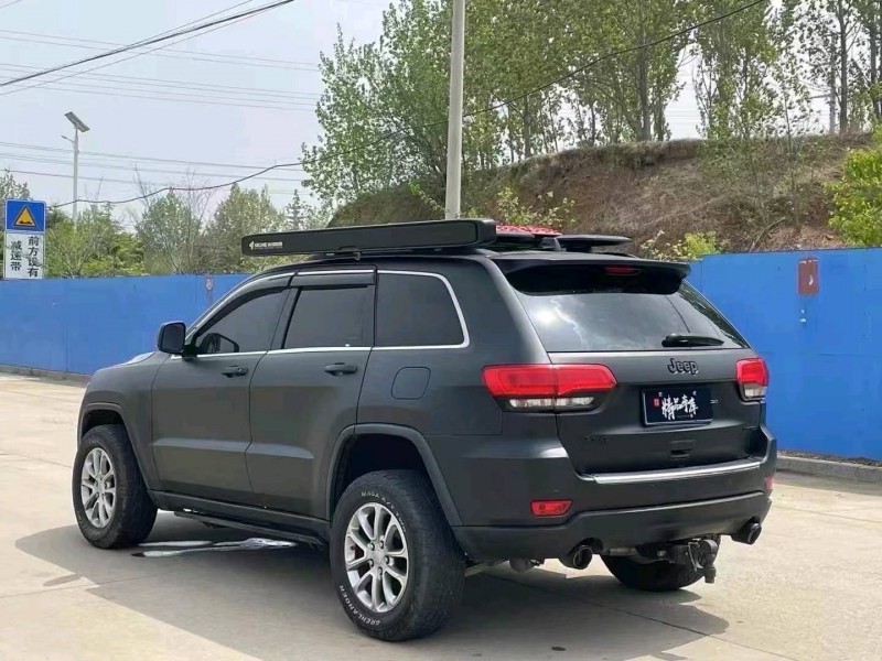 13年青岛Jeep大切诺基