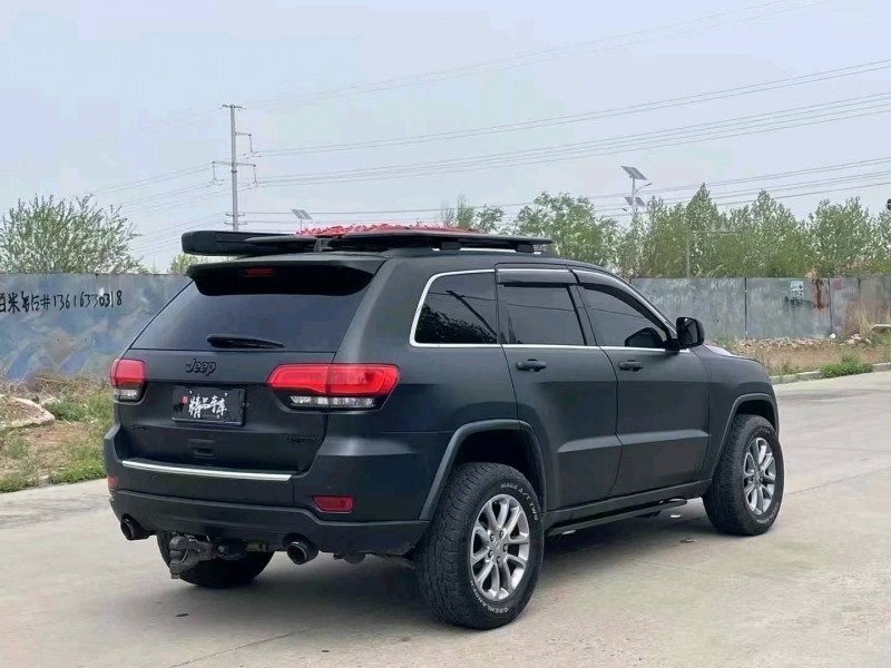 13年青岛Jeep大切诺基