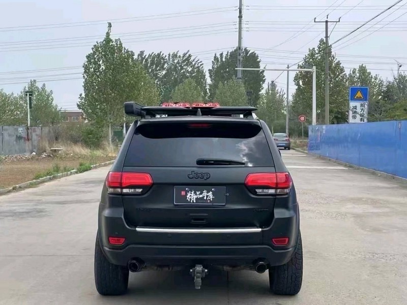 13年青岛Jeep大切诺基