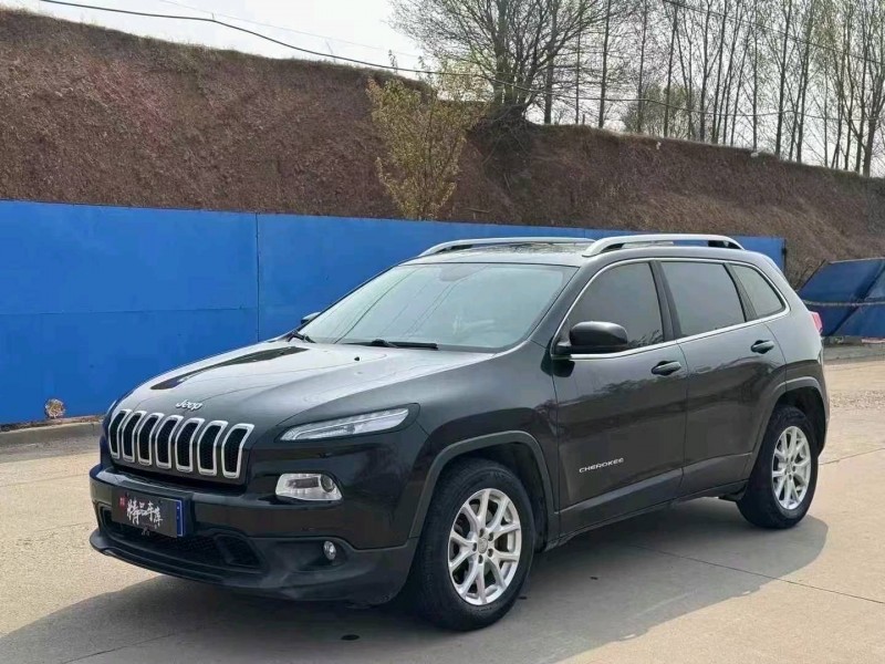 17年青岛Jeep自由光