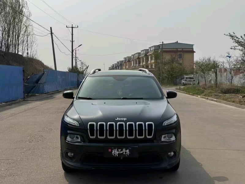 17年青岛Jeep自由光