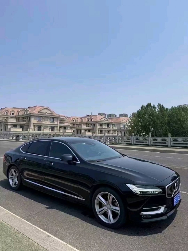 19年青岛沃尔沃S90