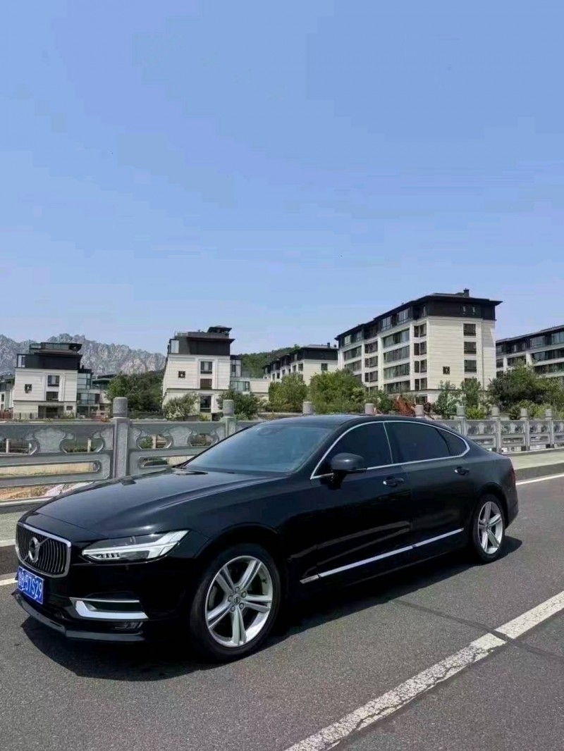 19年青岛沃尔沃S90