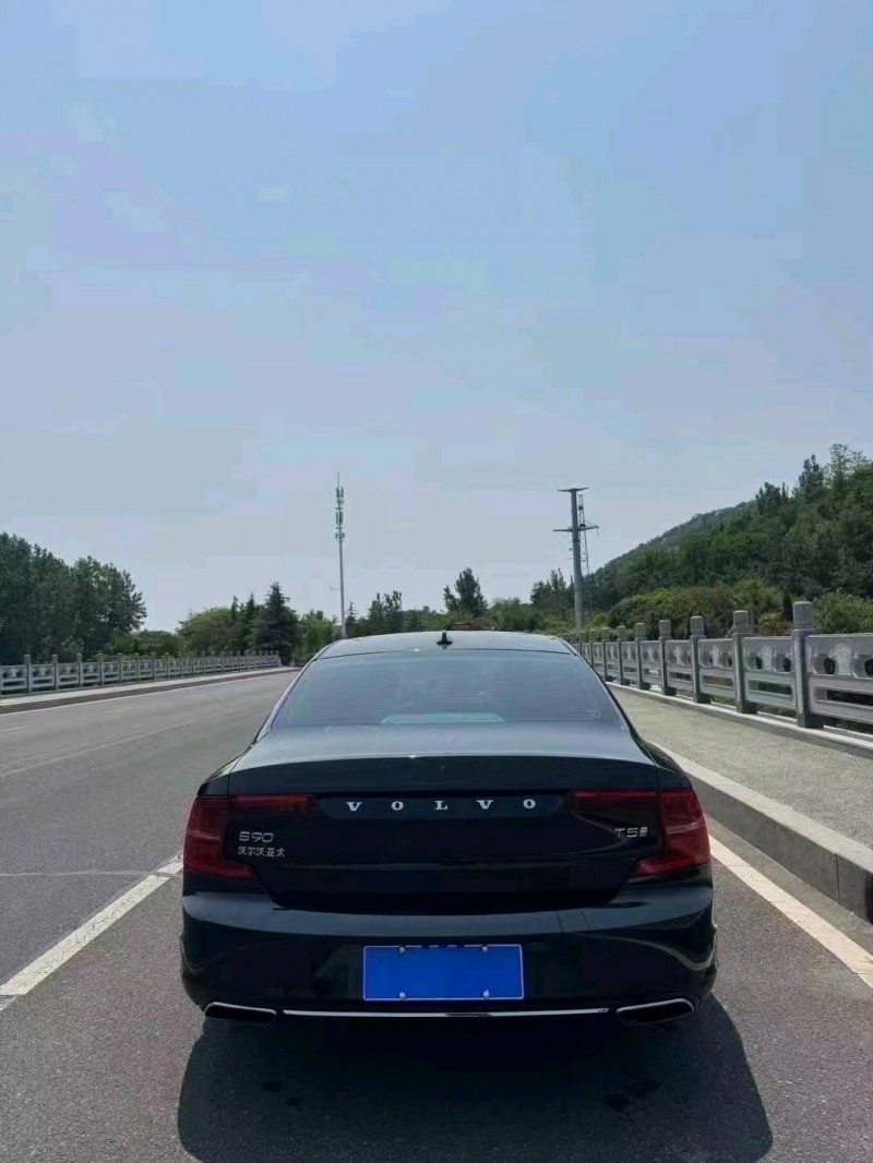 19年青岛沃尔沃S90