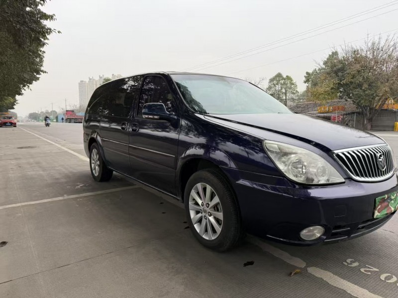 16年成都别克GL8