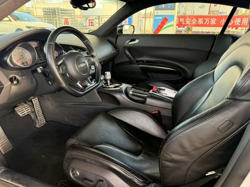 16年榆林奥迪R8