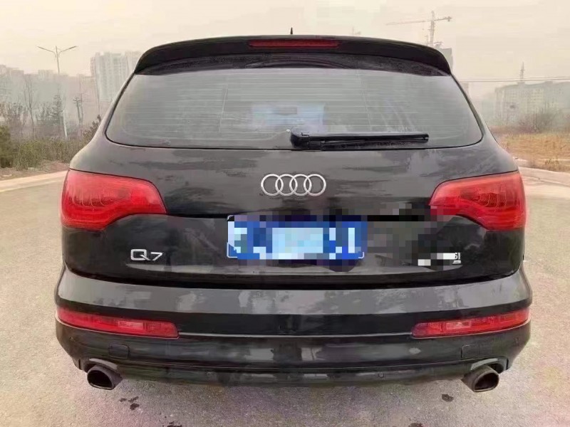 13年青岛奥迪Q7