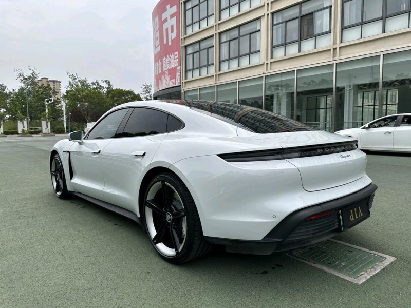 22年盐城保时捷Taycan