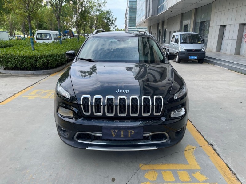 17年济宁Jeep自由光