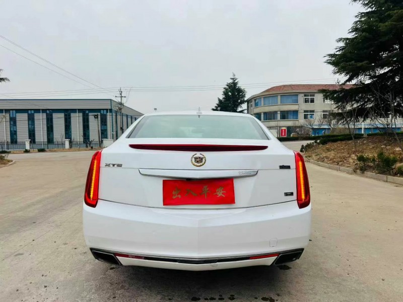 13年烟台凯迪拉克XTS