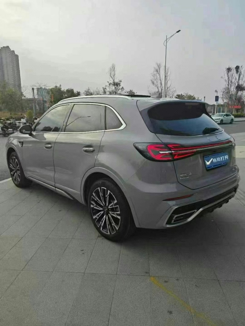 23年东莞市红旗HS5