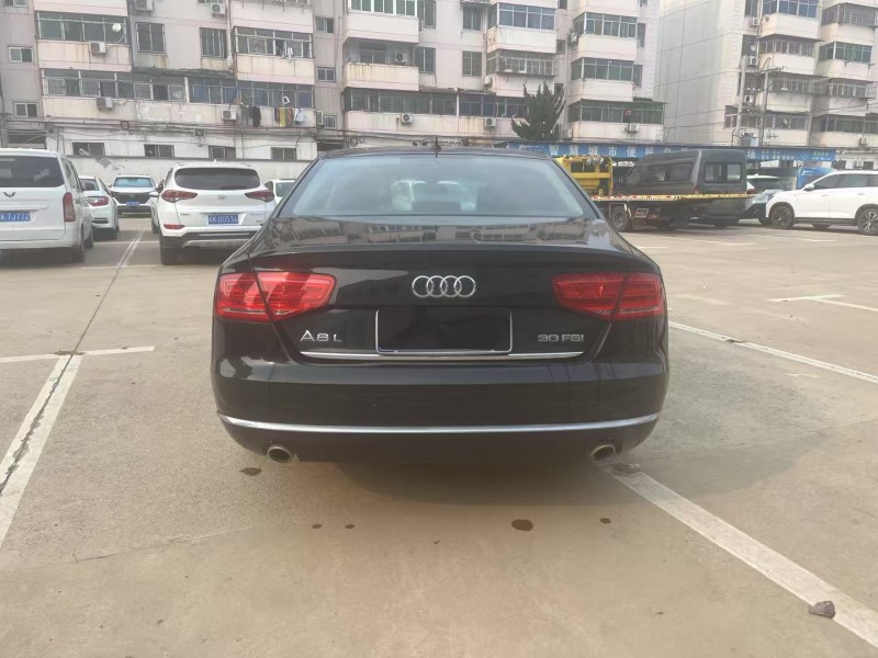 14年阜阳奥迪A8L