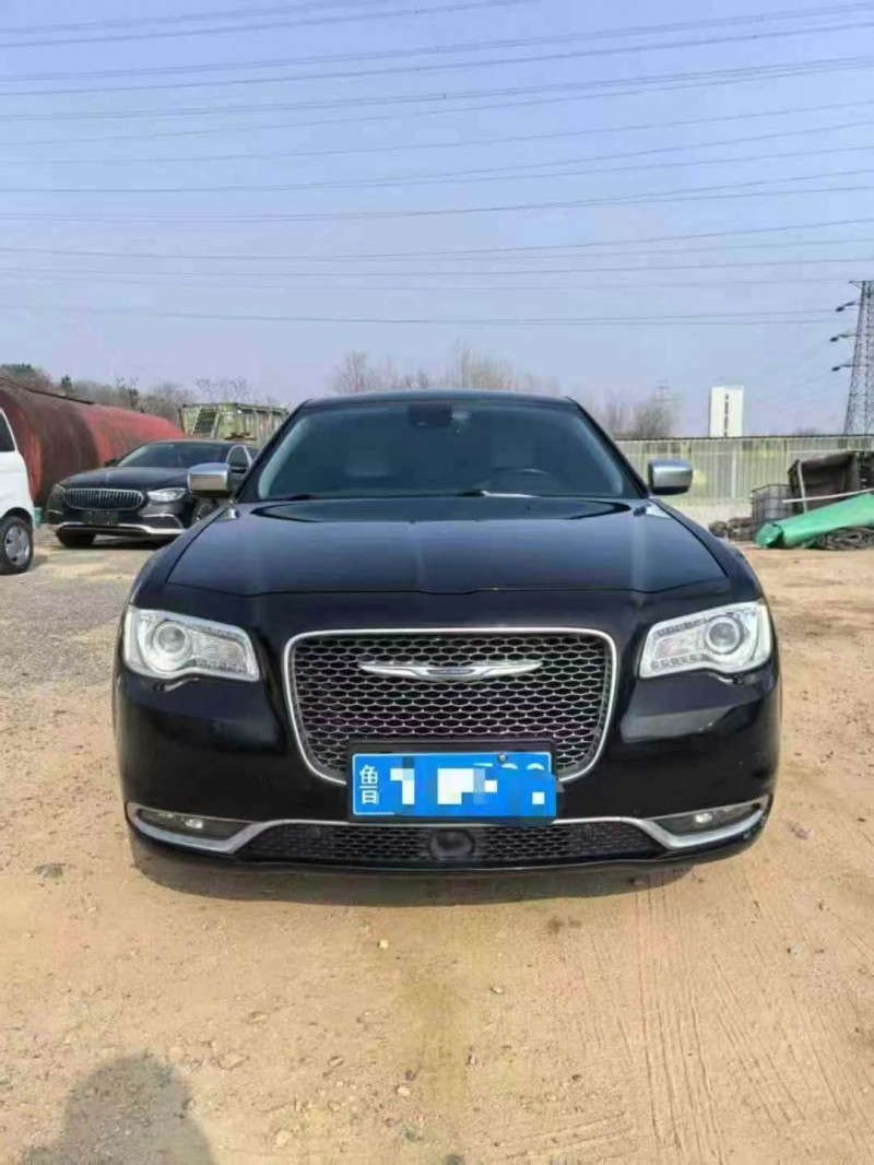 18年青岛克莱斯勒300C