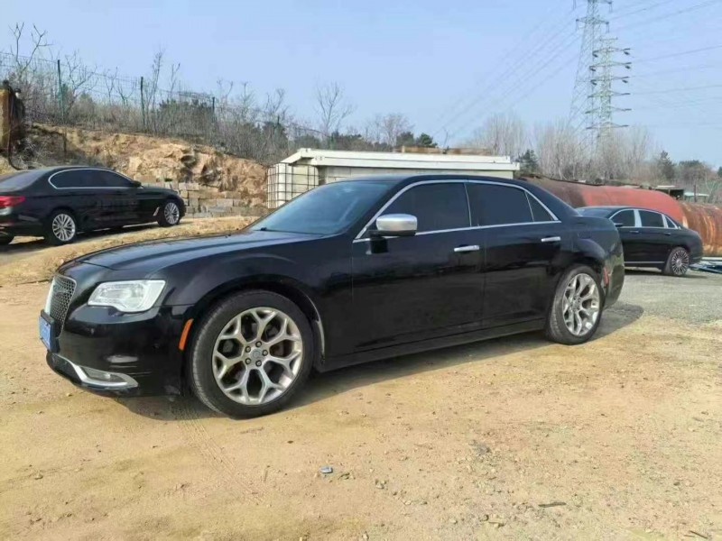18年青岛克莱斯勒300C