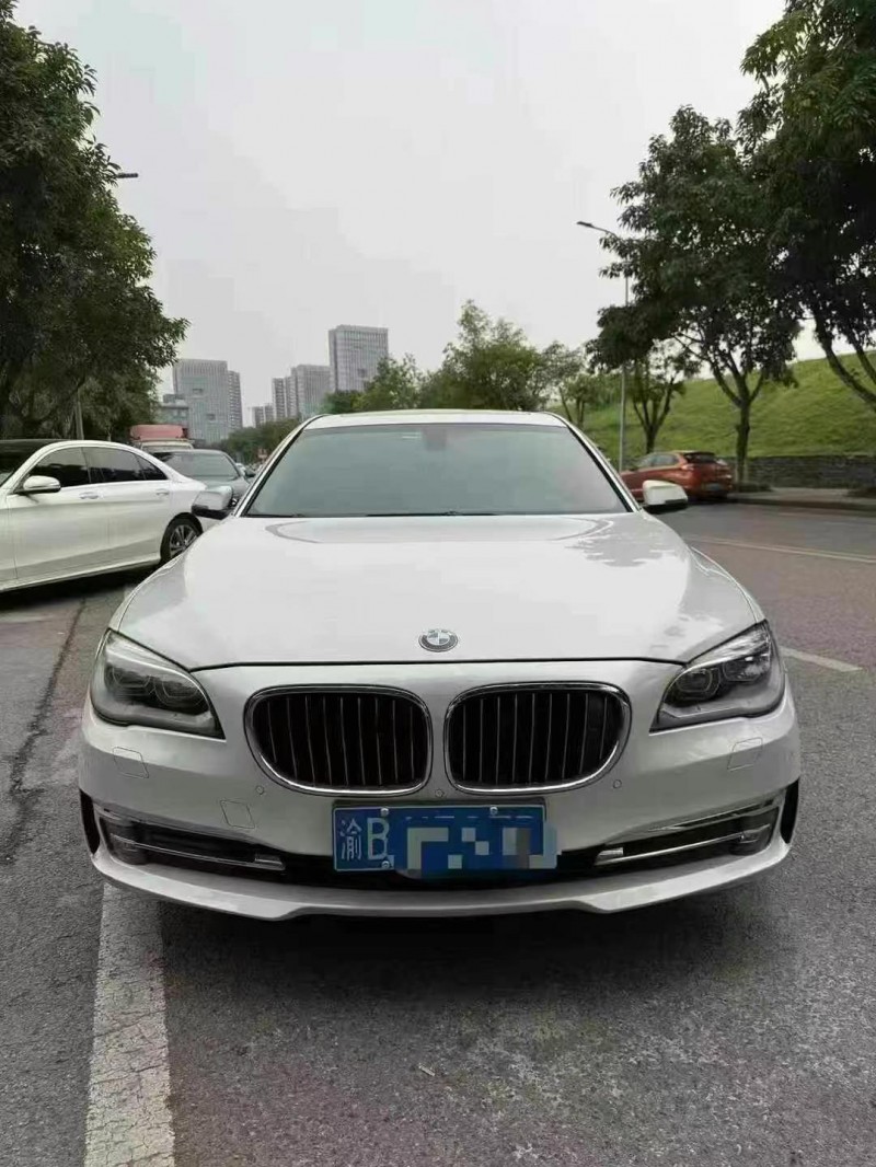 15年重庆市宝马7系