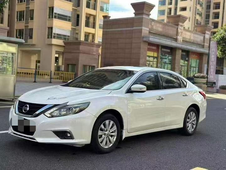 18年东莞市日产天籁