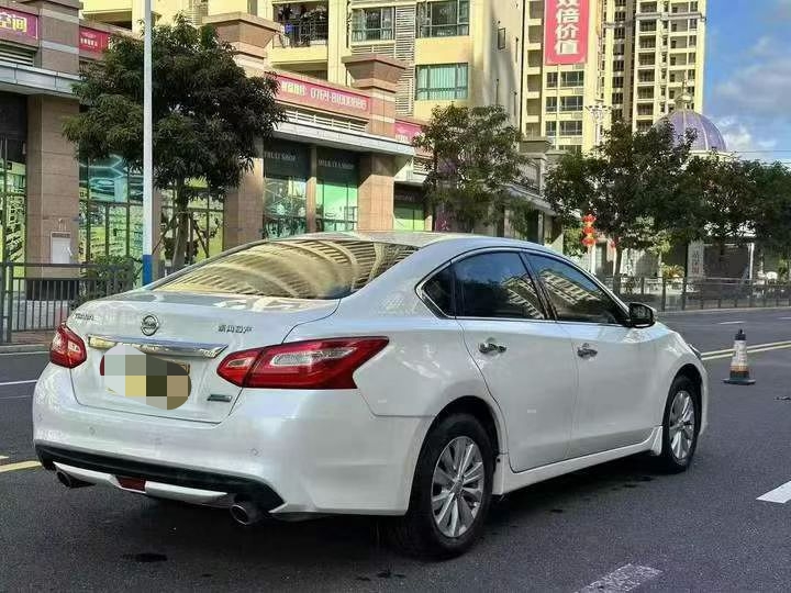 18年东莞市日产天籁