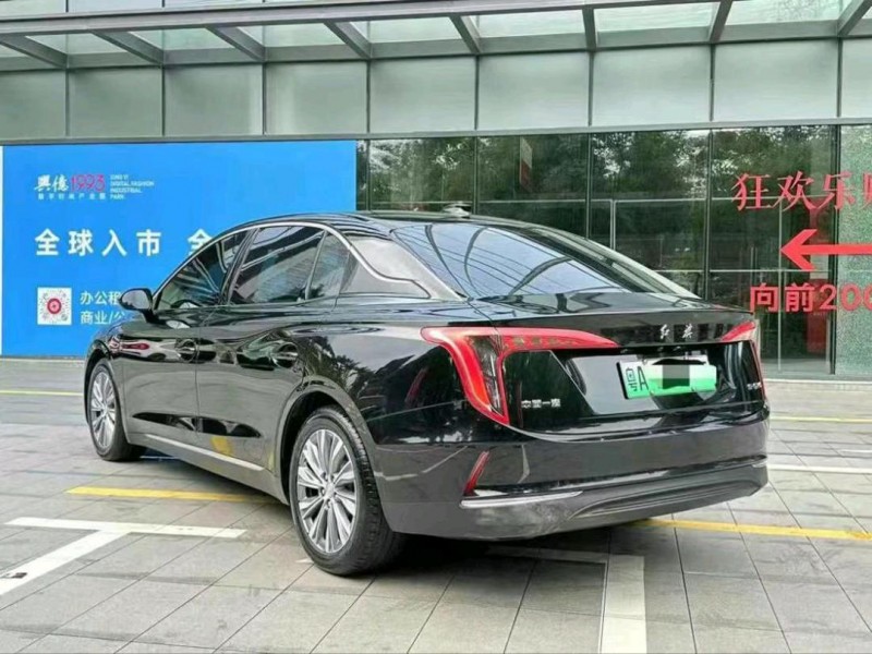 24年深圳红旗E-QM5
