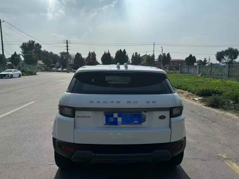 17年潍坊路虎揽胜极光