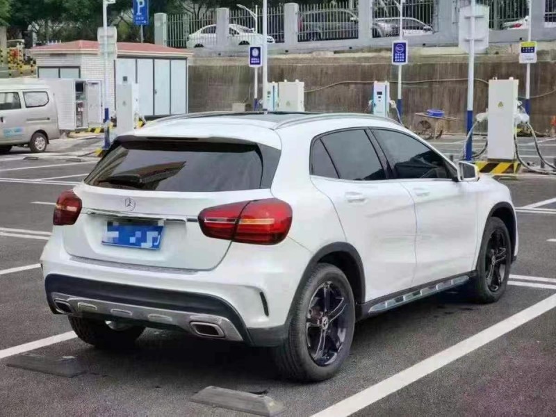 20年金华奔驰GLA