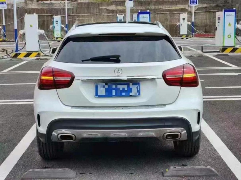 20年金华奔驰GLA