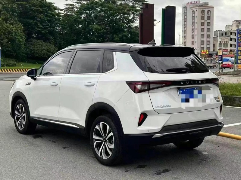 23年深圳五菱汽车星辰