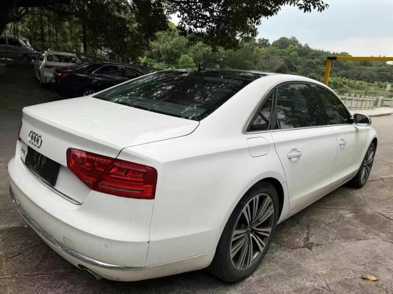 13年肇庆奥迪A8L