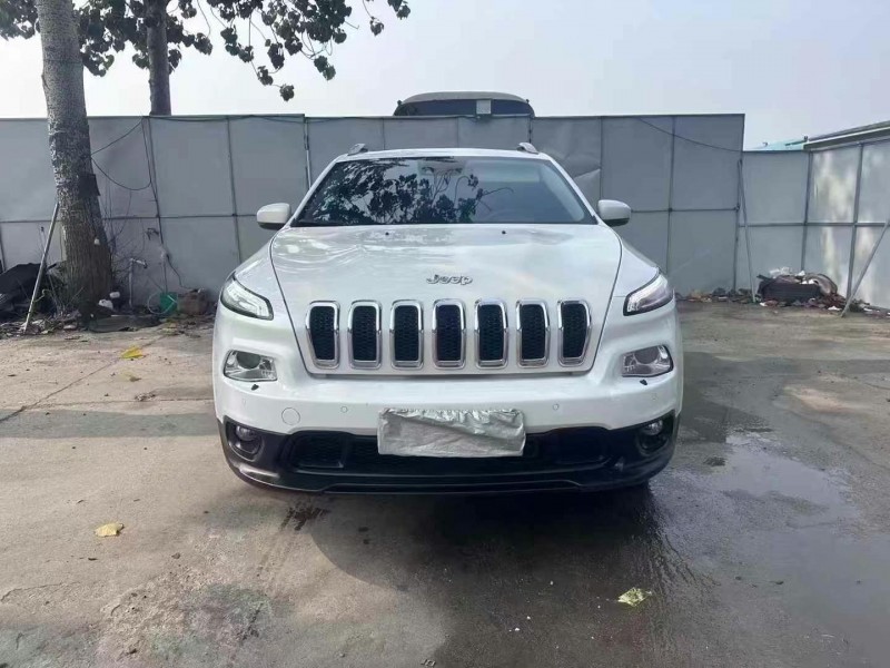 15年青岛Jeep自由光