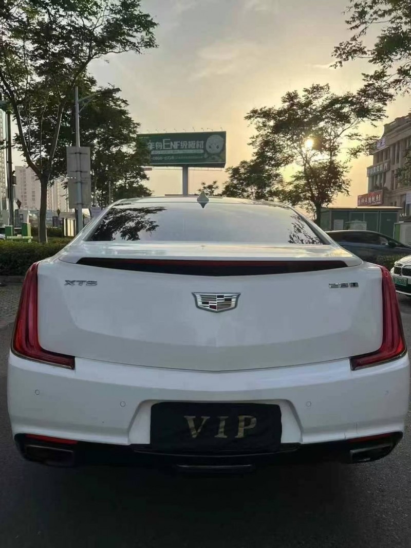 18年襄阳凯迪拉克XTS