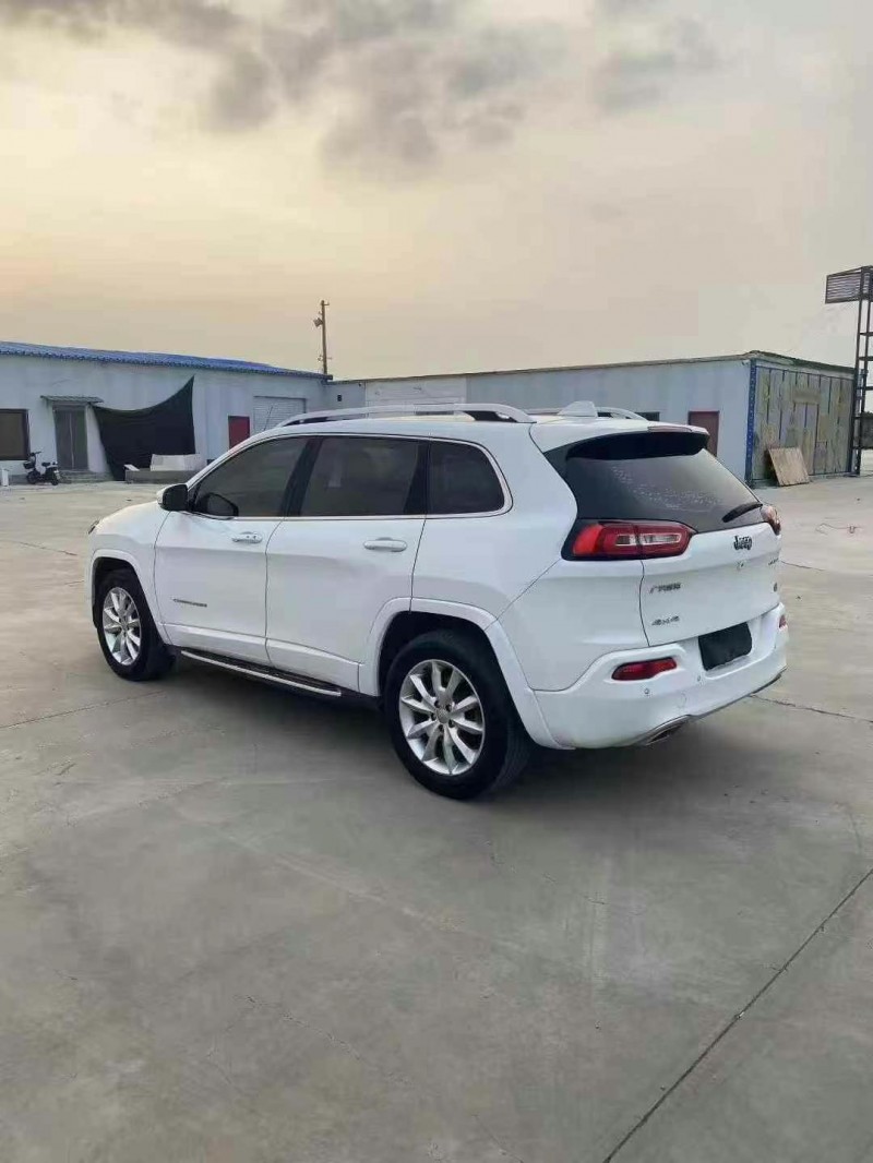 17年荷泽Jeep自由光