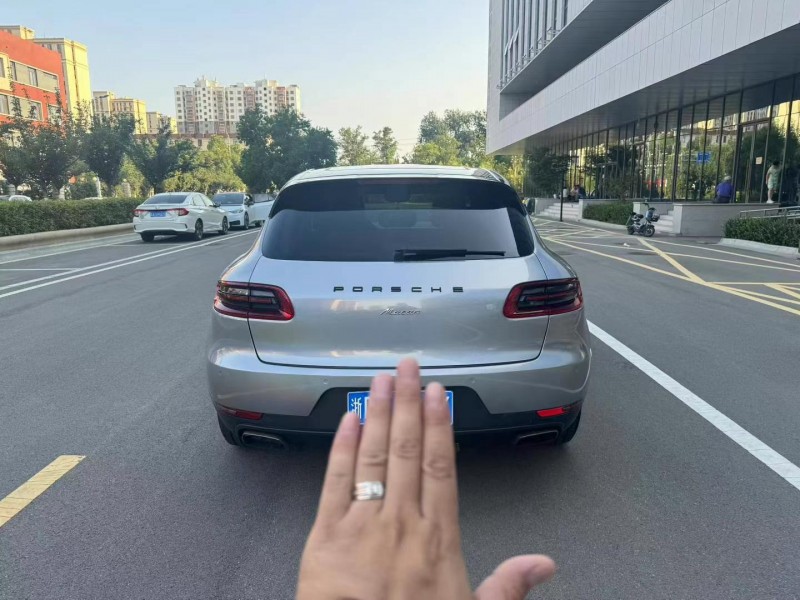 14年济南保时捷Macan