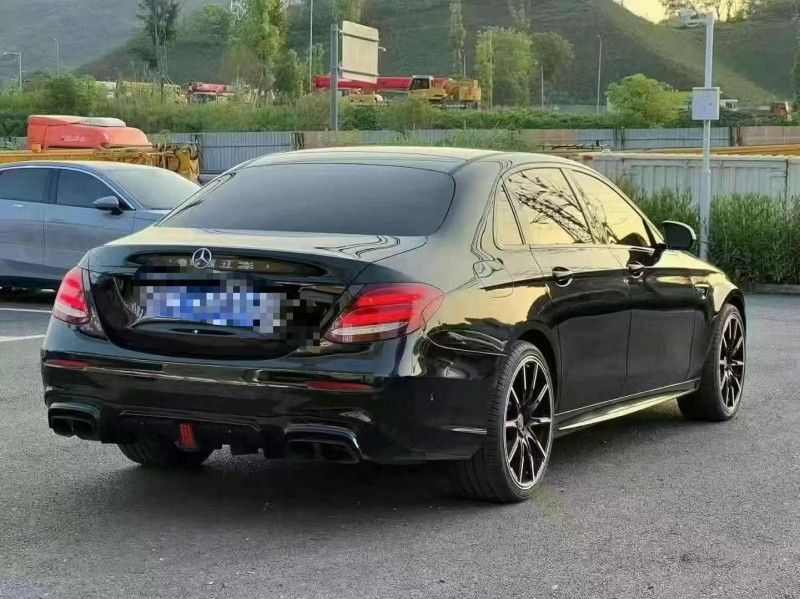 20年重庆市奔驰E