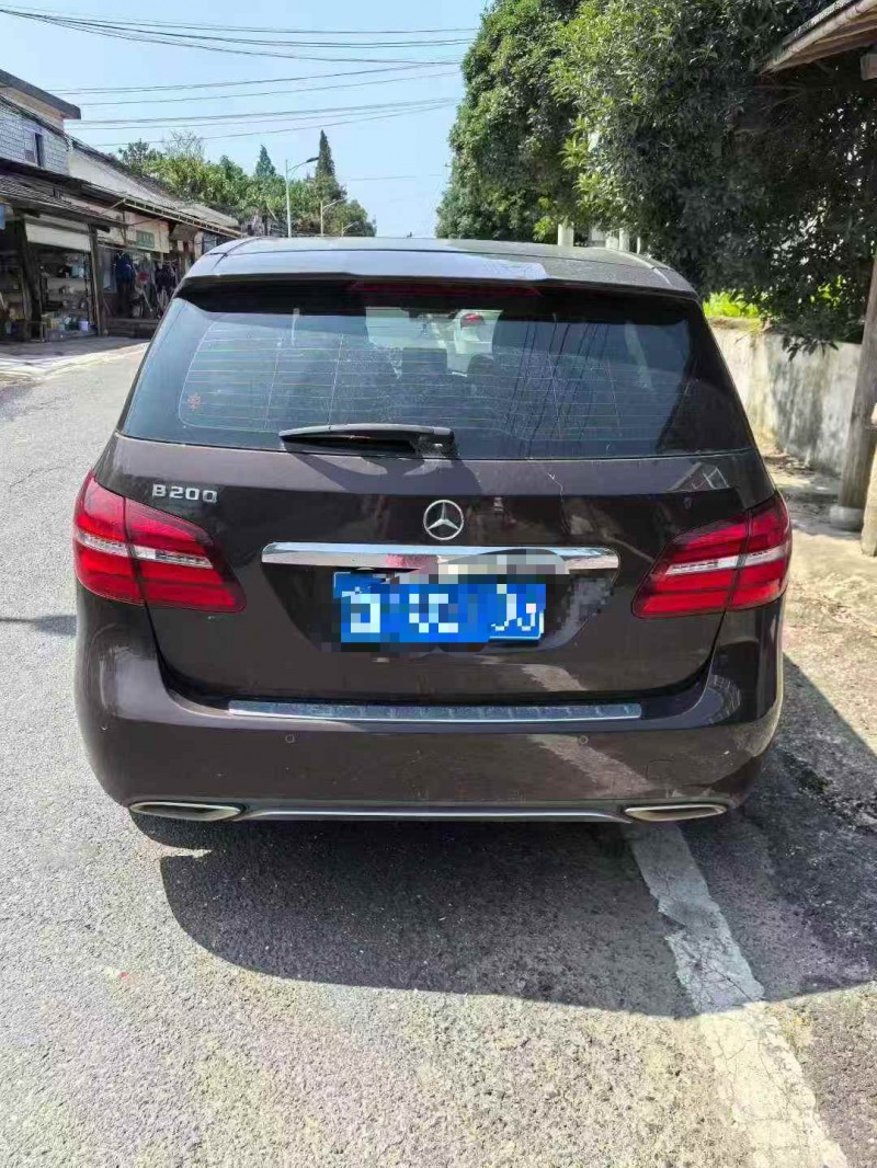 18年蚌埠奔驰B