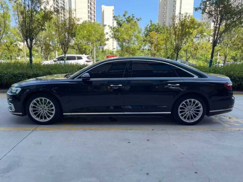 20年潍坊奥迪A8L