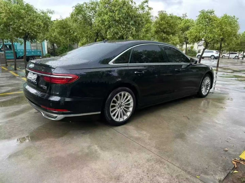 21年枣庄奥迪A8L