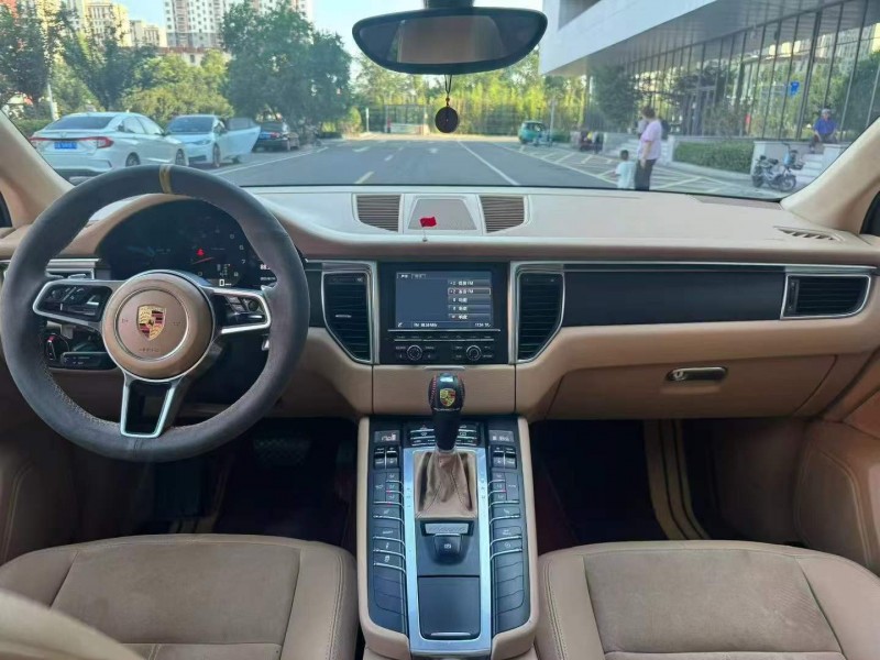 14年济宁保时捷Macan