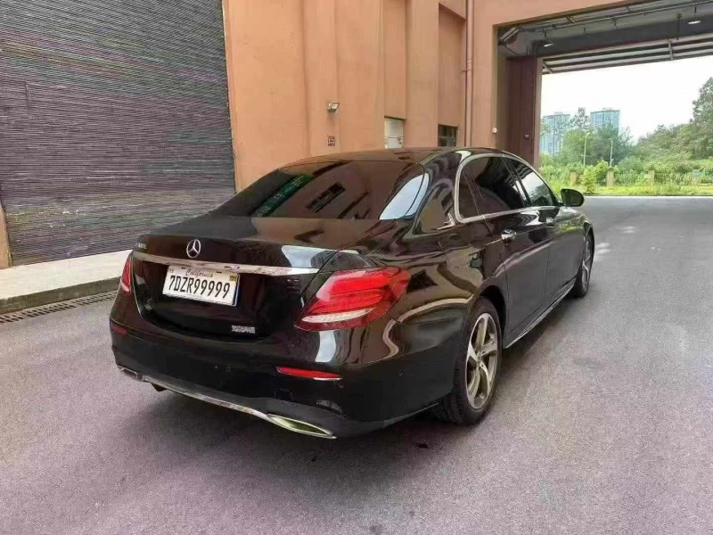 18年重庆市奔驰E