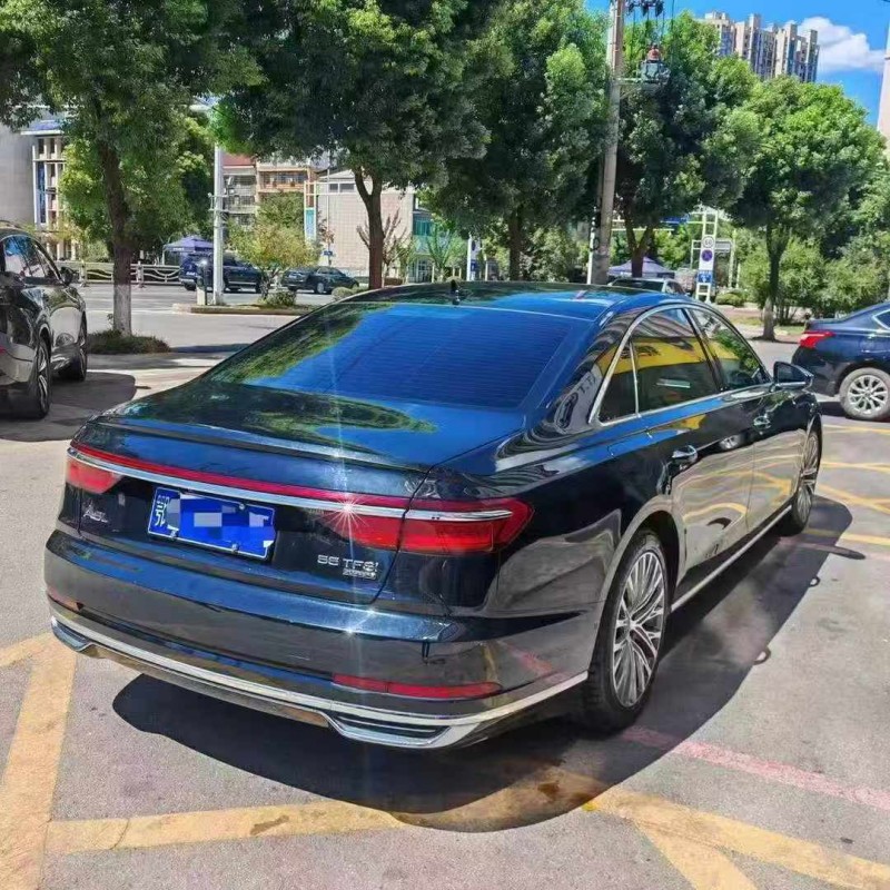 21年襄樊奥迪A8L