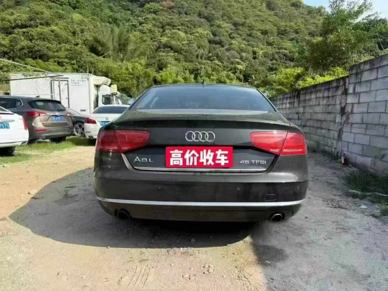 13年江门奥迪A8L