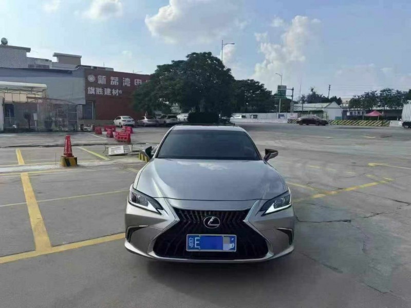 23年肇庆雷克萨斯ES